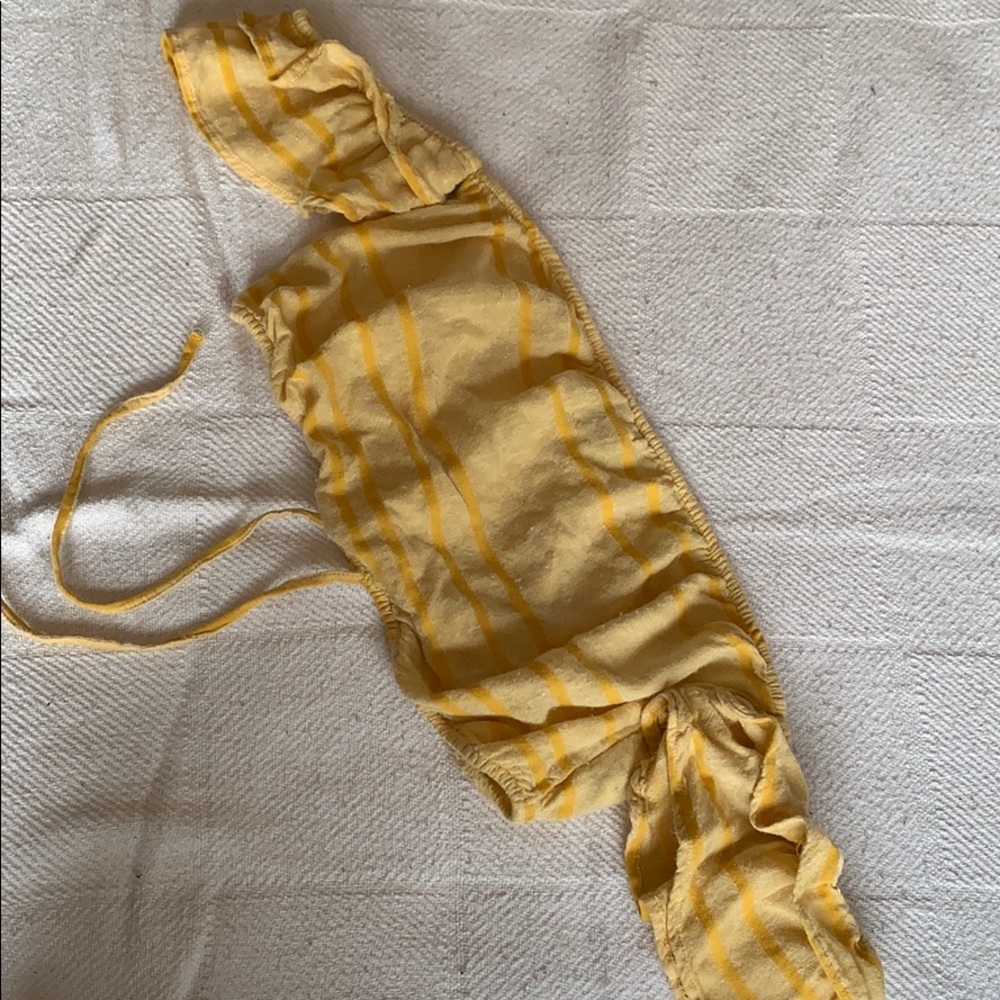 AE Yellow Summer Off-The-Shoulder Top